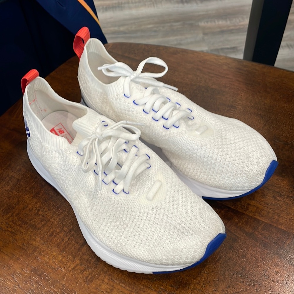 White New Balance Women's Vizo Pro Run Knit V1 Shoe